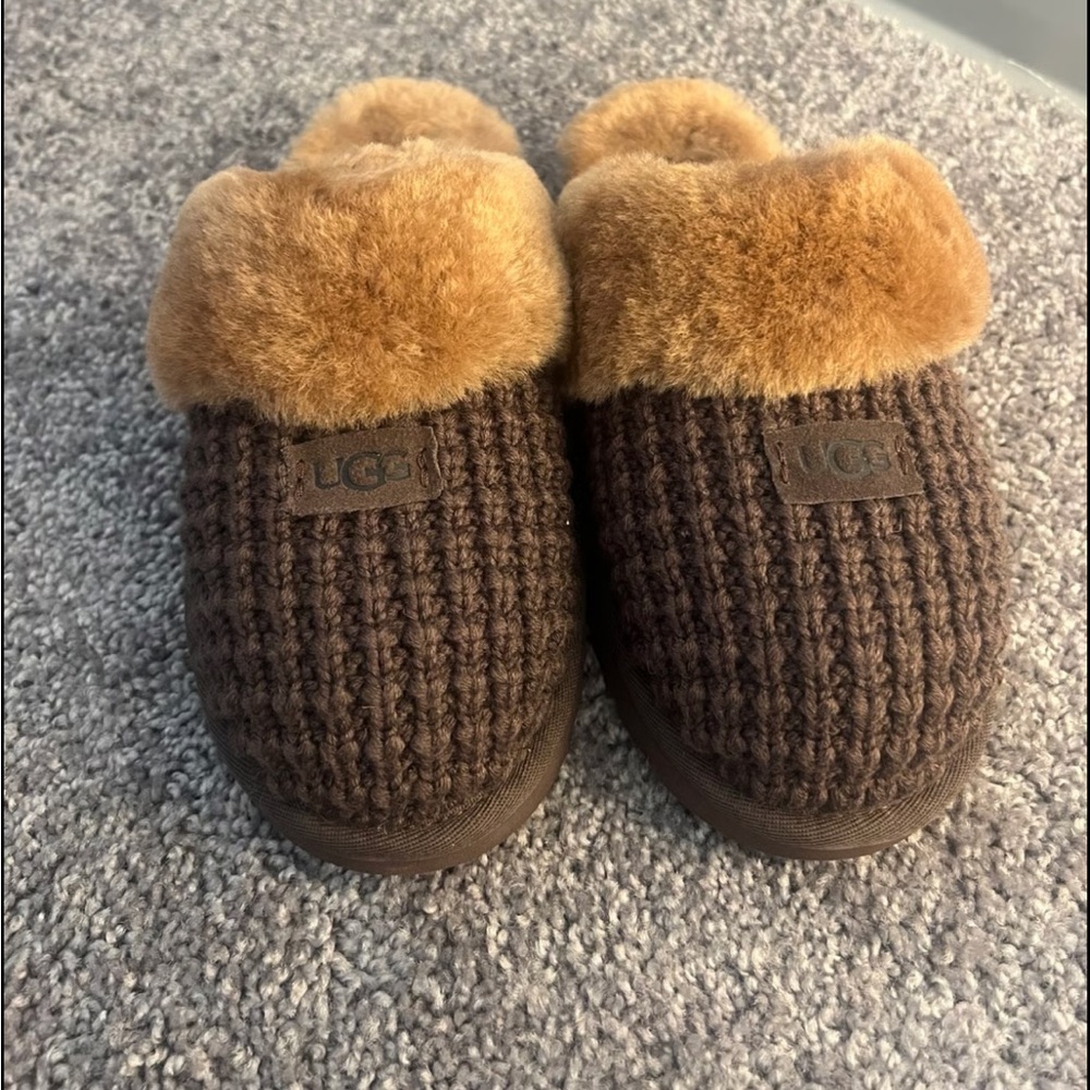FOUNDDDD 🤪🤪ISO UGG cozy knit slipper in burnt cedar